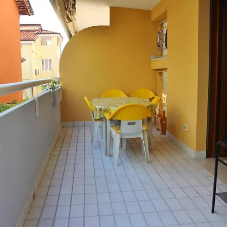 アパート Parco Delle Rose グラード